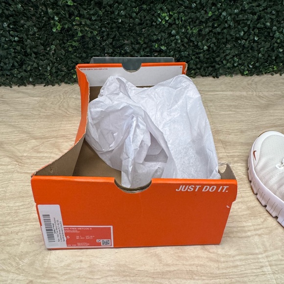 Nike Free Metcon 6 - W9.5 - Picture 10 of 10
